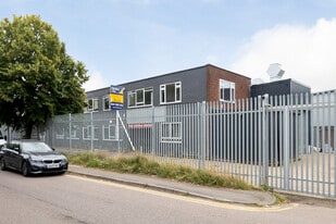 Travellers Ln, North Mymms HRT - Immobilier d'entreprise
