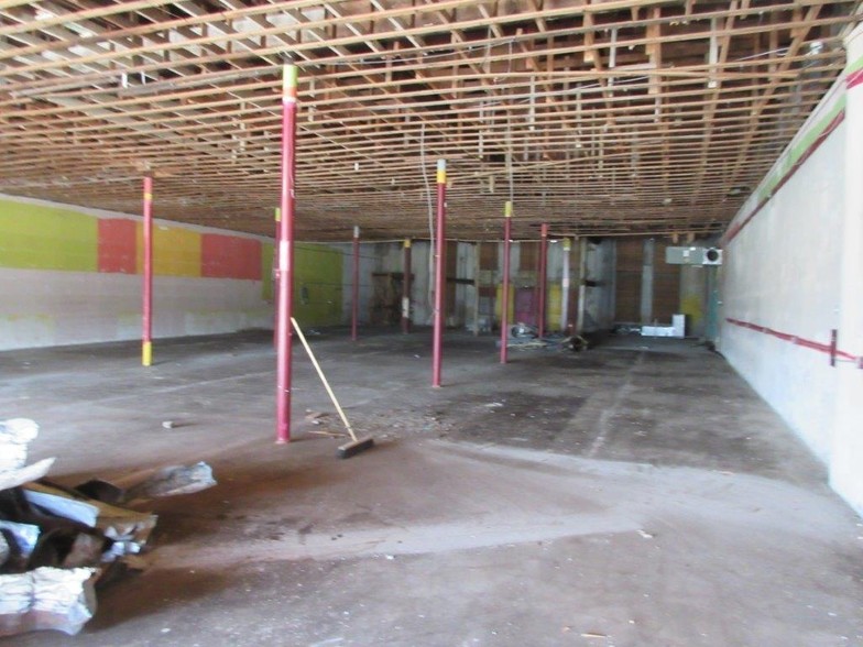 423 E Davis St, Luling, TX à louer - Photo intérieure – Image 3 sur 4
