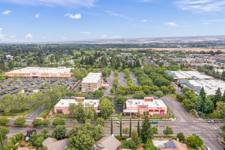 2072 E 20th St, Chico, CA à vendre - Aérien – Image 2 sur 21
