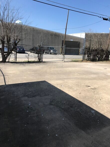 3500 Biway St, Fort Worth, TX à vendre - Photo de l’immeuble – Image 2 sur 3
