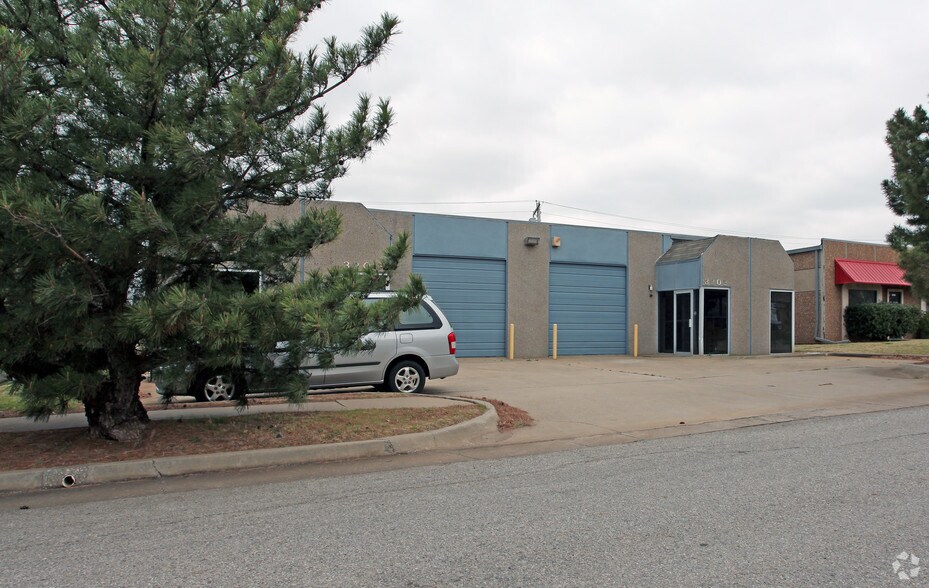 3200-3202 Teakwood Ave, Edmond, OK à vendre - Photo de l’immeuble – Image 2 sur 4