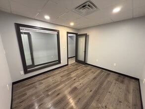 447 Broadway, Taunton, MA à louer Photo intérieure– Image 2 sur 9