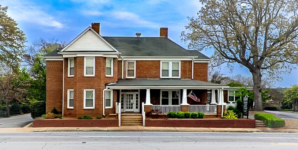 324 E Saint John St, Spartanburg, SC à louer - Photo de l’immeuble – Image 3 sur 3