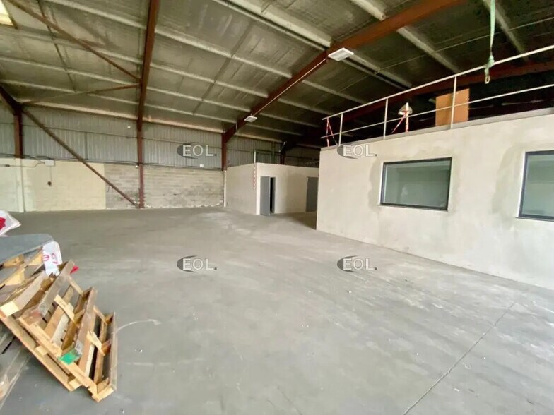 Local d’activités dans BERRE-L'ETANG à louer - Photo intérieure – Image 3 sur 6