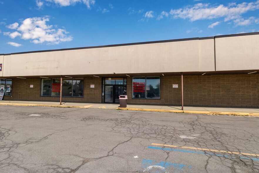 2211 Niagara St, Buffalo, NY à louer - Photo intérieure – Image 3 sur 19