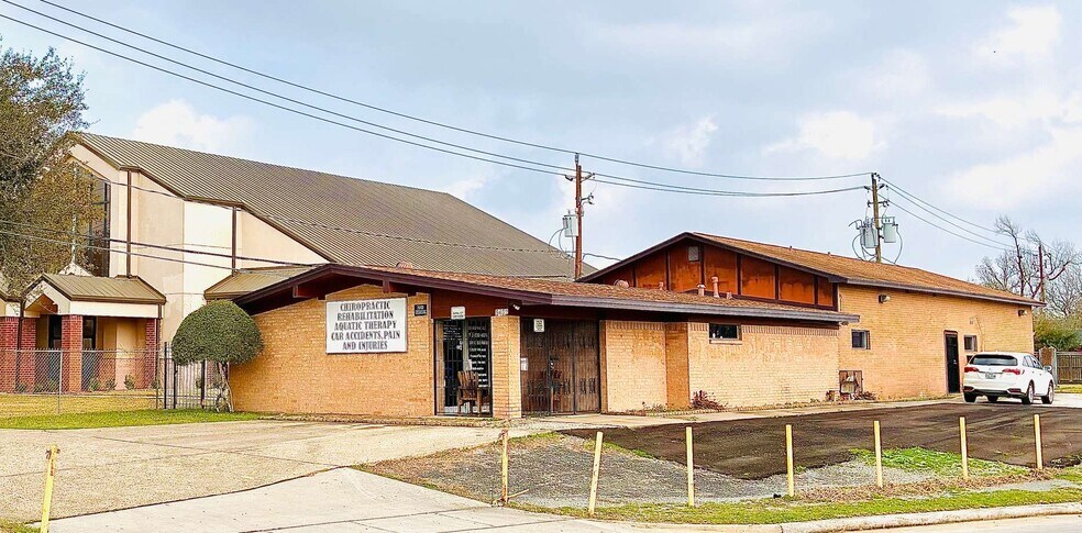 9402 Mesa Dr, Houston, TX à vendre - Photo de l’immeuble – Image 1 sur 6