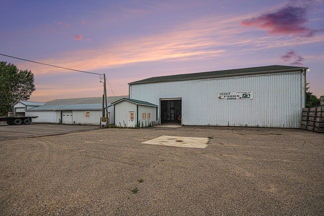 7316 E Main St, Eau Claire, MI à vendre - Photo de l’immeuble – Image 2 sur 22