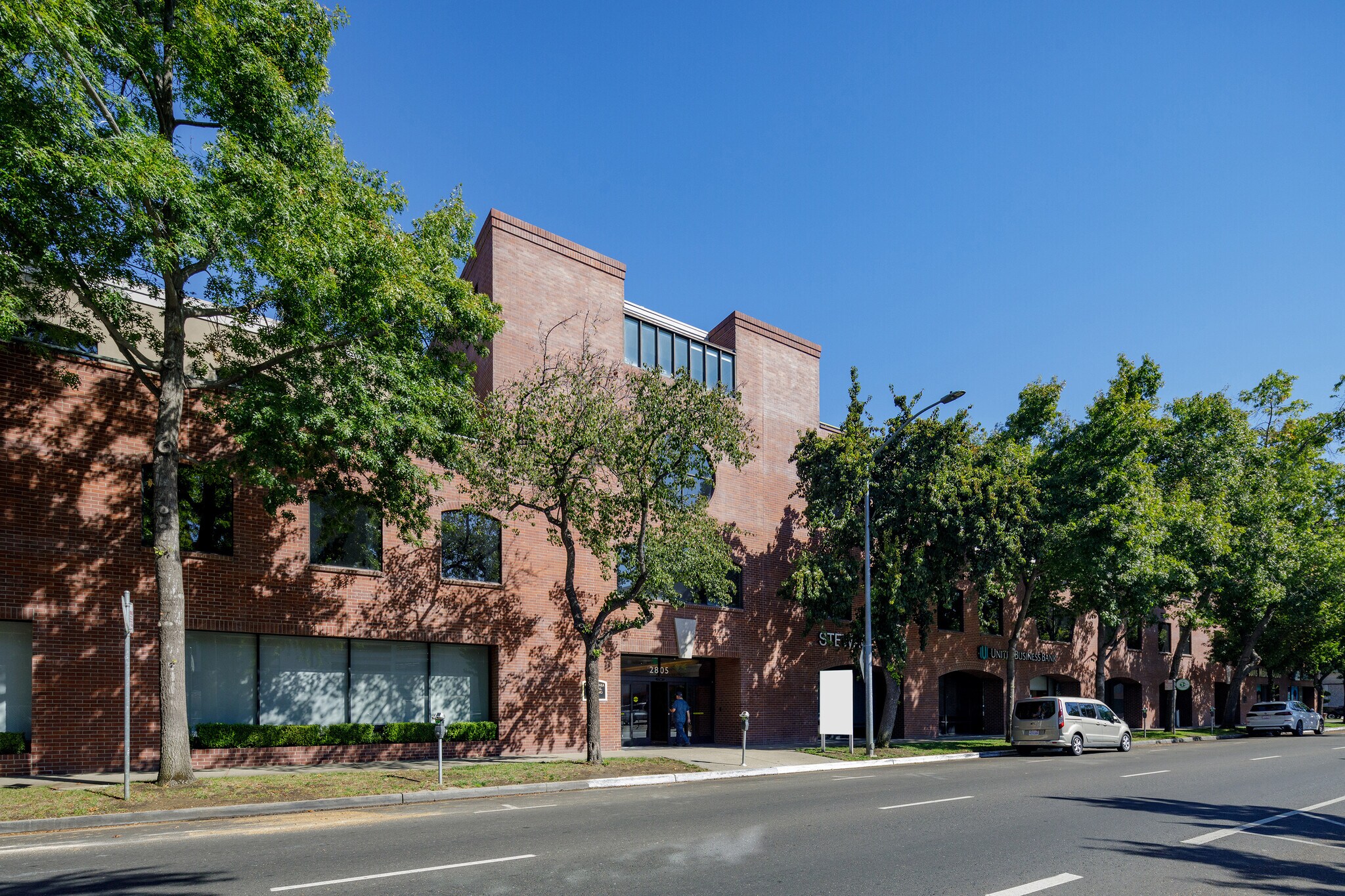 2801-2831 J St, Sacramento, CA à louer Photo principale– Image 1 sur 14