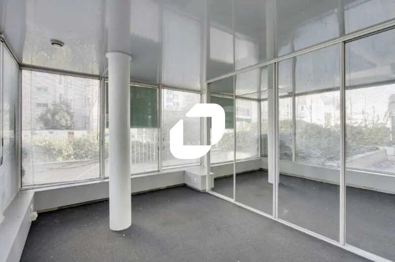 Bureau dans Suresnes à louer - Photo de l’immeuble – Image 3 sur 7