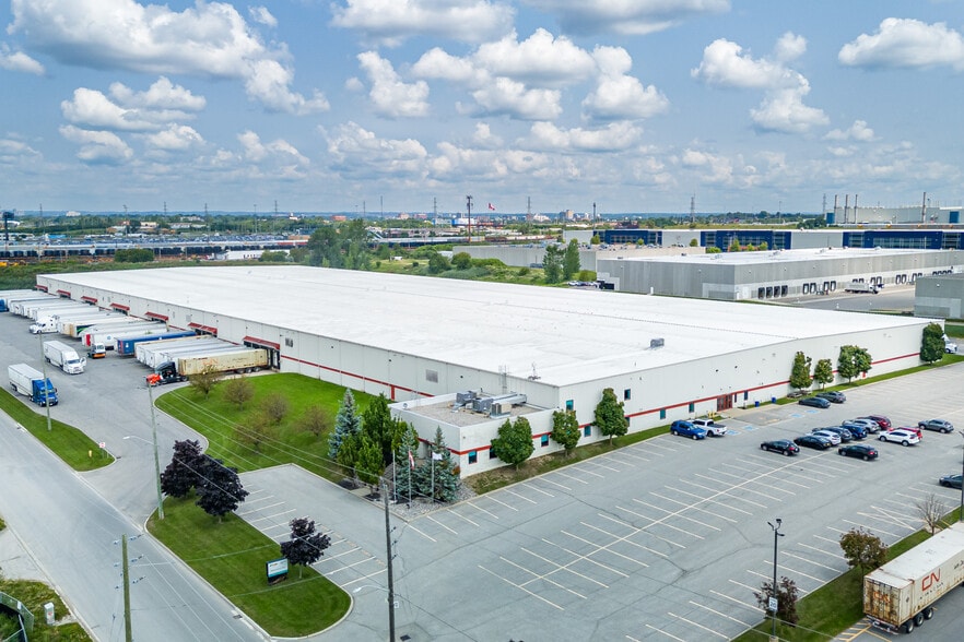 999 Boundary Rd, Oshawa, ON à louer - Photo de l’immeuble – Image 2 sur 9