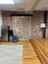 686 Main St, Buffalo, NY à louer Photo intérieure– Image 2 sur 6