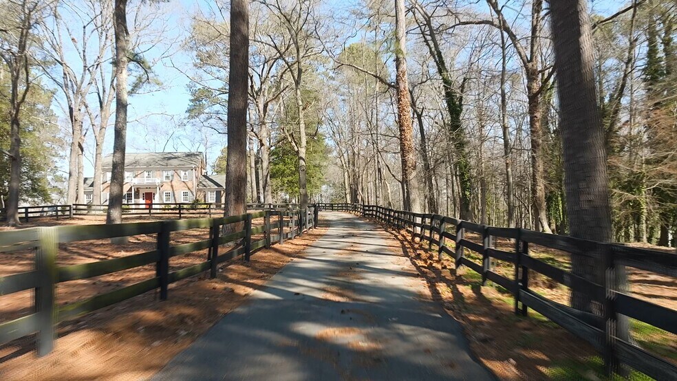 5525 Buffaloe Rd, Raleigh, NC à vendre - Vidéo sur l’annonce professionnelle – Image 2 sur 20