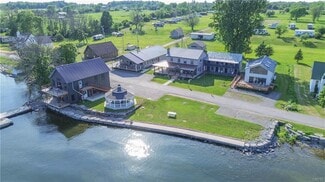 Plus de détails pour 18835 S Shore Rd, Three Mile Bay, NY - Local commercial à vendre