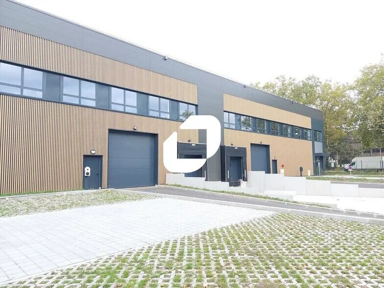 6 Bis Rue Denis Papin, Trappes à louer - Photo de l’immeuble – Image 3 sur 15