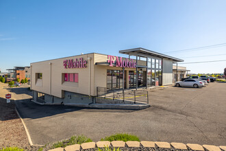 830 N Columbia Center Blvd, Kennewick, WA à louer Photo de l’immeuble– Image 1 sur 7