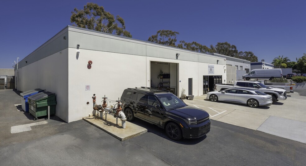 7734 Formula Pl, San Diego, CA à vendre - Photo de l’immeuble – Image 3 sur 7