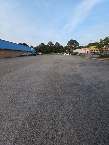 1222 Jordan Ln, Huntsville, AL à vendre - Photo de l’immeuble – Image 2 sur 5