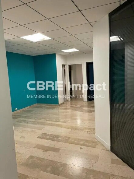 Bureau dans Reims à louer - Photo de l’immeuble – Image 1 sur 5