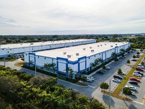 2290-2398 NW 119th St, Miami, FL à louer Aérien– Image 1 sur 3