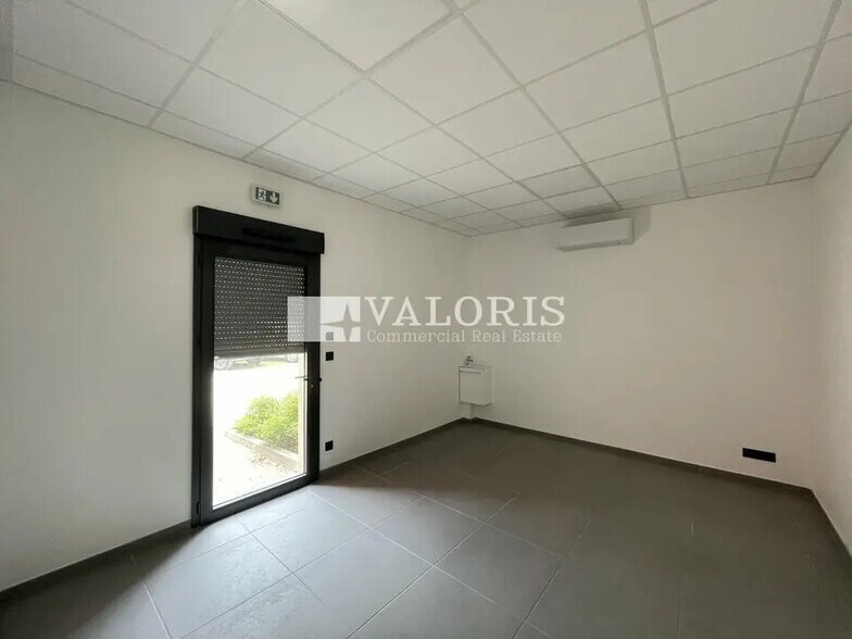 Bureau dans Sainte-Foy-lès-Lyon à louer - Photo de l’immeuble – Image 2 sur 9