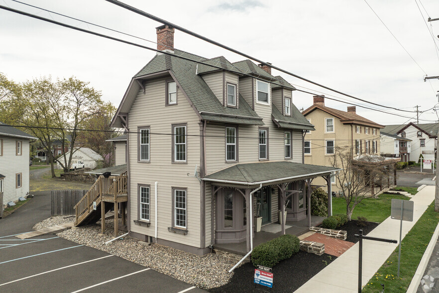 5870 Easton Rd, Plumsteadville, PA à louer - Photo principale – Image 1 sur 38