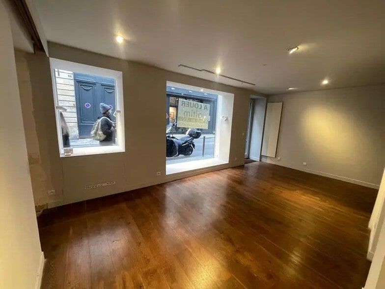 Local commercial dans Paris à louer - Photo intérieure – Image 2 sur 7