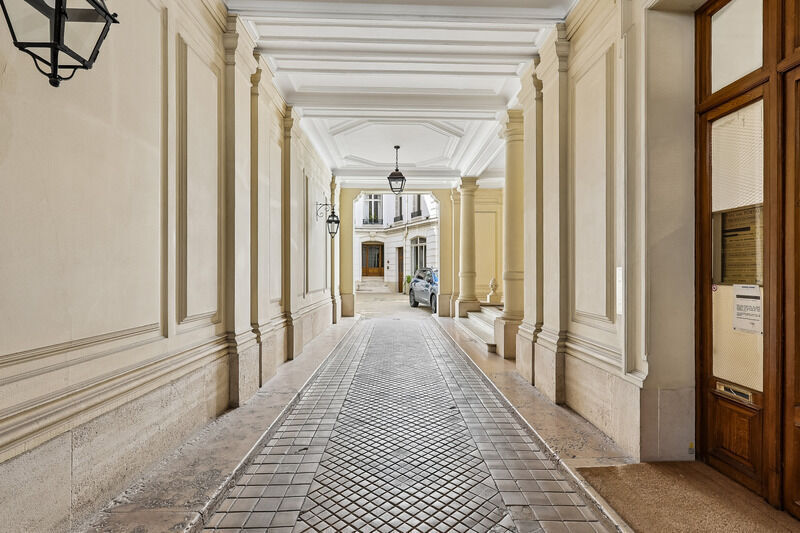 11 Bis Rue Portalis, Paris à vendre - Photo de l’immeuble – Image 2 sur 14