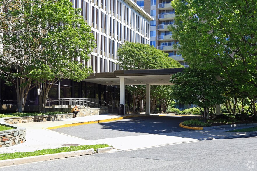 4301 Connecticut Ave NW, Washington, DC à louer - Photo de l’immeuble – Image 2 sur 8