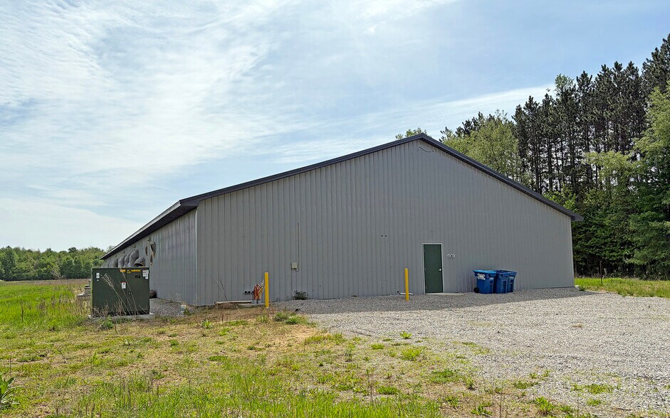 6745 Oak Rd, Vassar, MI à vendre - Photo principale – Image 1 sur 12