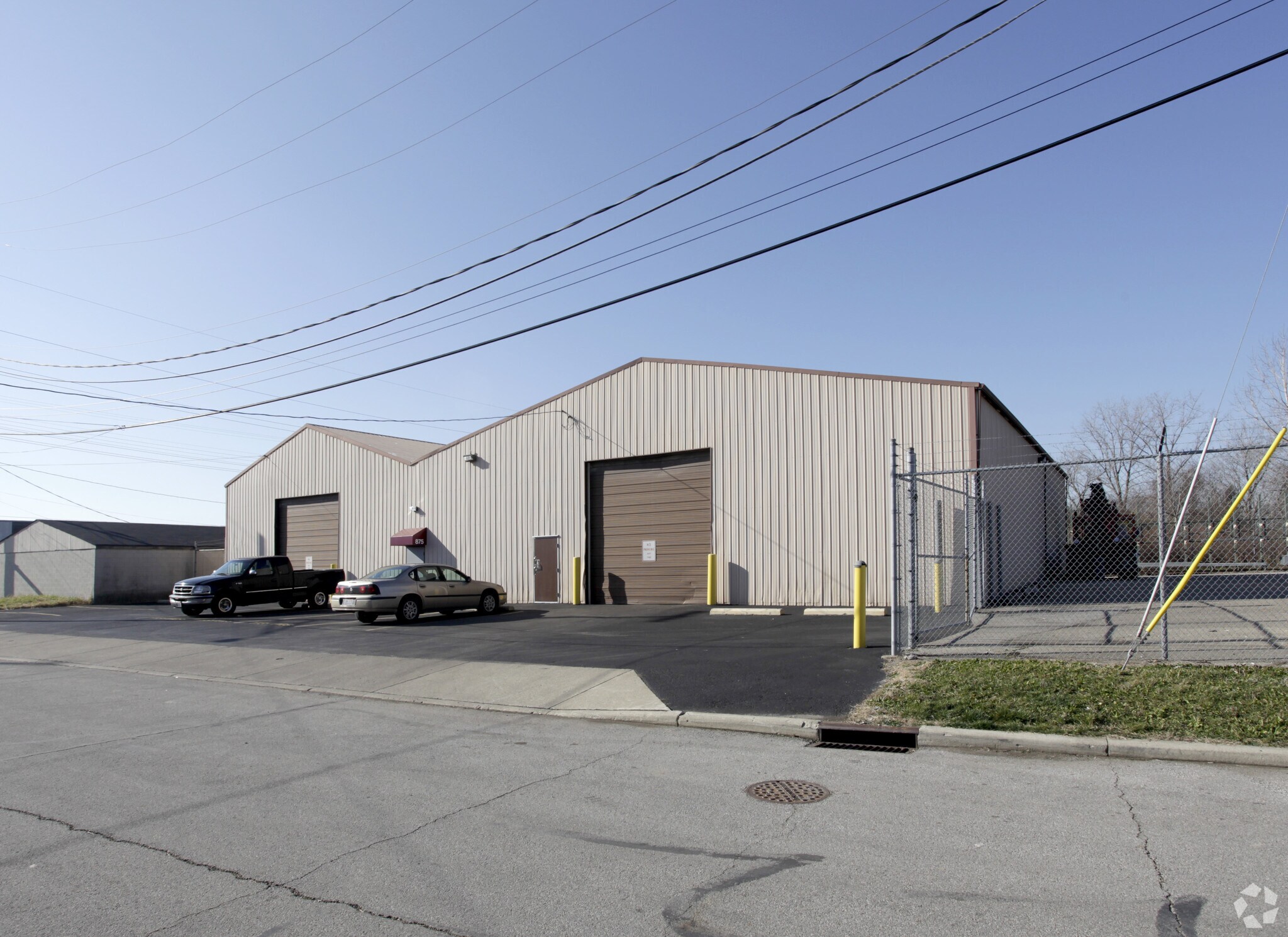 Multi-Tenant Warehouse Opportunity portefeuille de 3 biens à vendre sur LoopNet.fr Photo principale– Image 1 sur 14