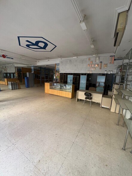 Local commercial dans Córdoba, Córdoba à vendre - Photo de l’immeuble – Image 2 sur 7