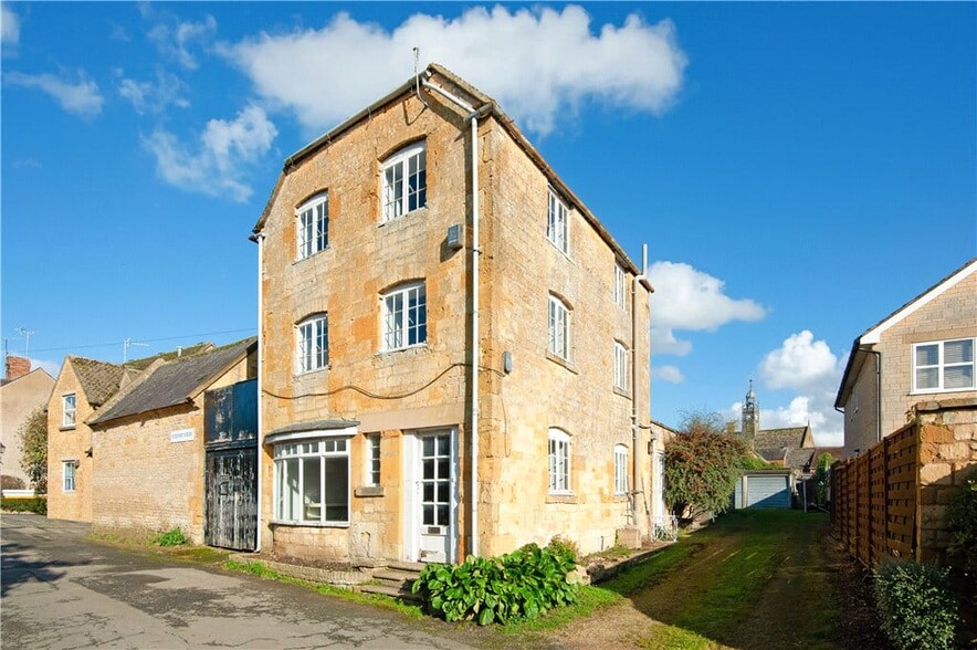 Hospital Rd, Moreton In Marsh à vendre - Photo principale – Image 1 sur 6
