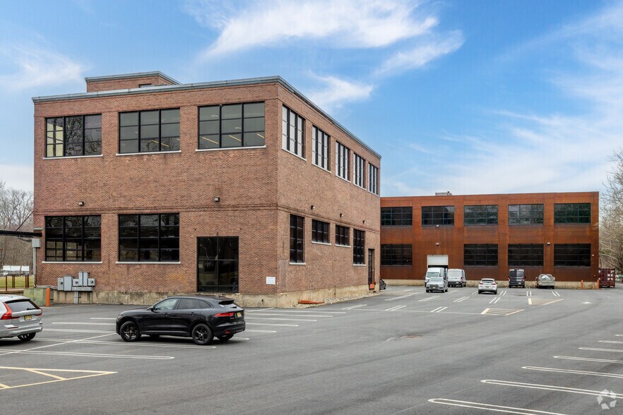 4 E Frederick Pl, Cedar Knolls, NJ à louer - Photo de l’immeuble – Image 3 sur 8