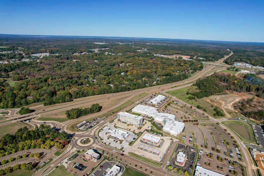 404 Enterprise Dr, Oxford, MS à vendre - Photo de l’immeuble – Image 3 sur 43