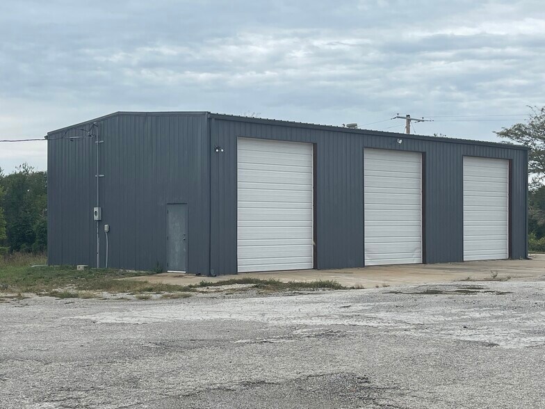 2704 N 291 Hwy, Harrisonville, MO à louer - Photo de l’immeuble – Image 2 sur 7
