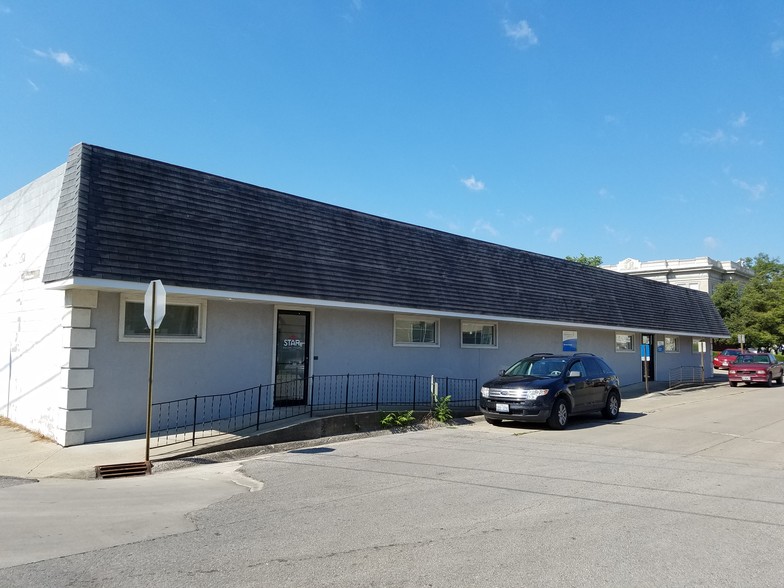 219 E Schwartz St, Salem, IL à vendre - Photo de l’immeuble – Image 3 sur 9