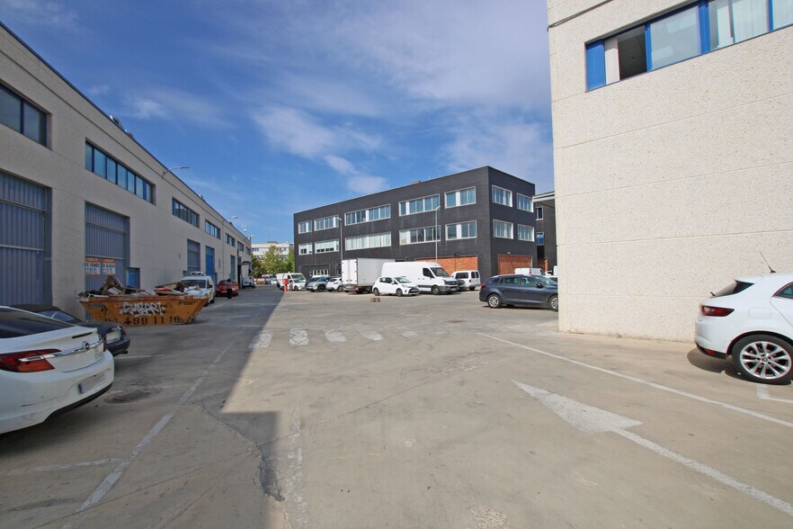 Bureau dans Rivas-Vaciamadrid, Madrid à vendre - Photo de l’immeuble – Image 3 sur 3