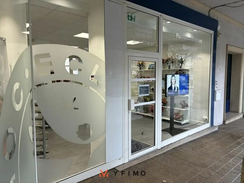 Local commercial dans Mantes-la-Jolie à vendre - Photo de l’immeuble – Image 2 sur 2