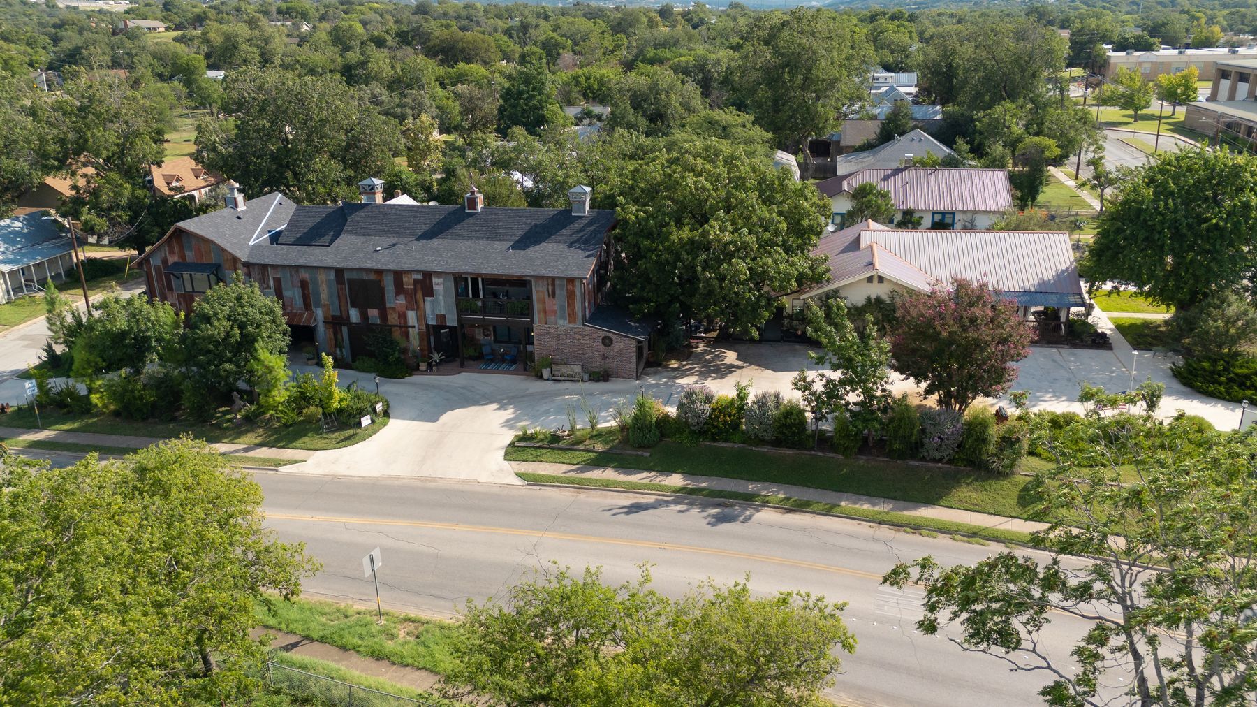 504 Tivy St, Kerrville, TX à vendre Photo principale– Image 1 sur 67