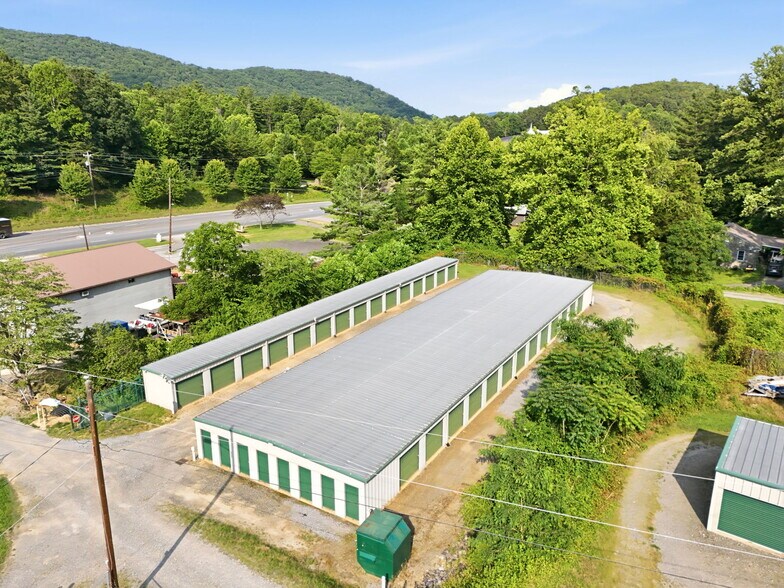 14 Huntley Cir, Fairview, NC à vendre - Photo principale – Image 1 sur 16