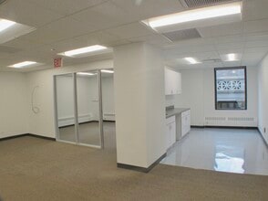 100 N LaSalle St, Chicago, IL à louer Photo intérieure– Image 2 sur 5