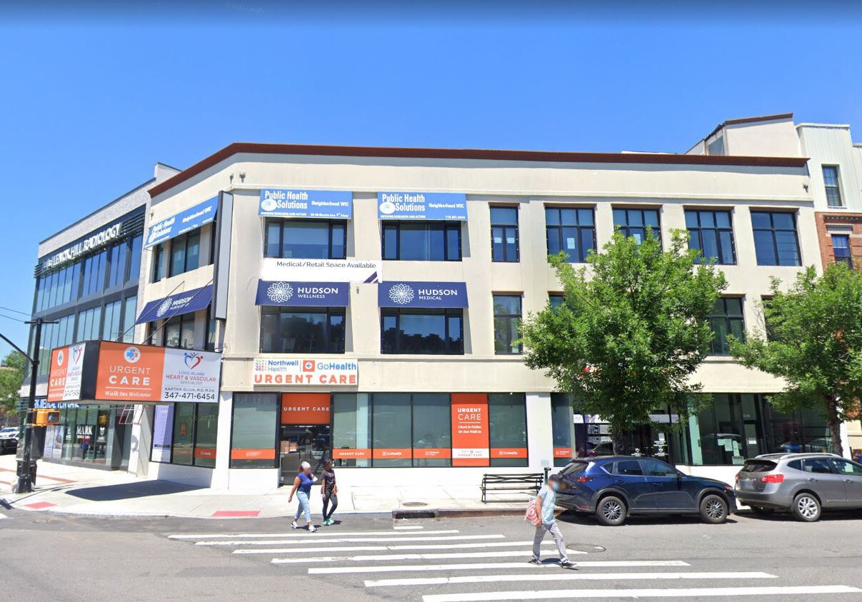 55-05 Myrtle Ave, Ridgewood, NY à louer Photo de l’immeuble– Image 1 sur 1