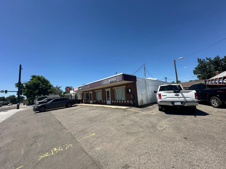 5201-5211 Pecos St portefeuille de 4 biens à vendre sur LoopNet.fr - Photo de l’immeuble – Image 3 sur 13