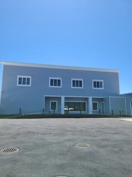 258-262 E Main St, Babylon, NY à louer - Photo de l’immeuble – Image 3 sur 6