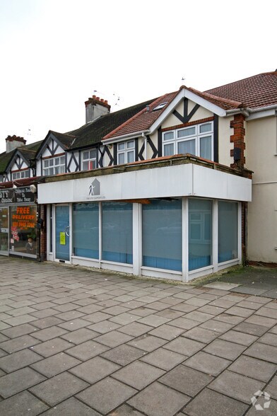 218 Woodhouse Rd, Londres à vendre - Photo de l’immeuble – Image 3 sur 4