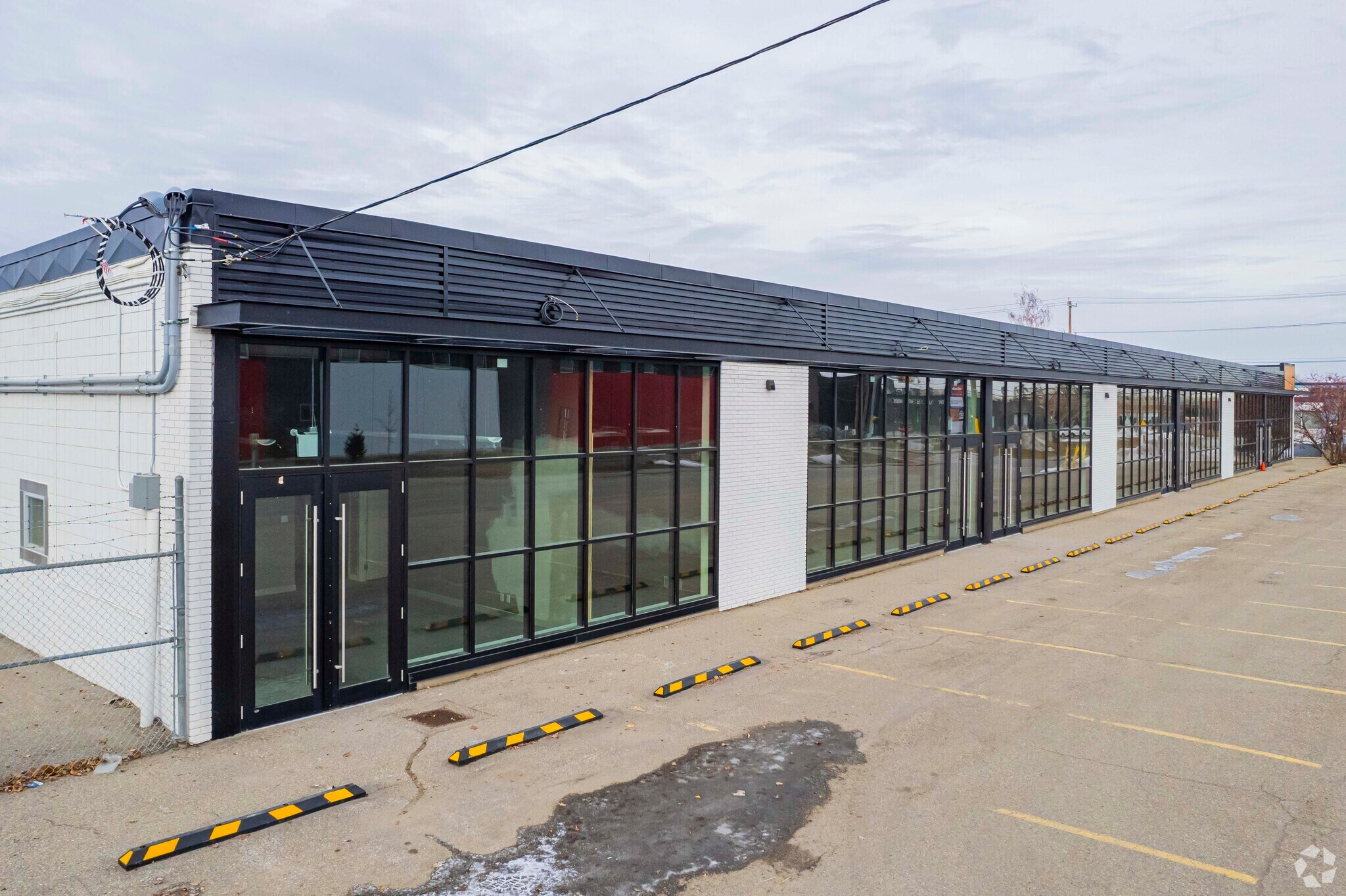 Highfield Commercial Portfolio portefeuille de 3 biens à vendre sur LoopNet.fr Photo principale– Image 1 sur 4
