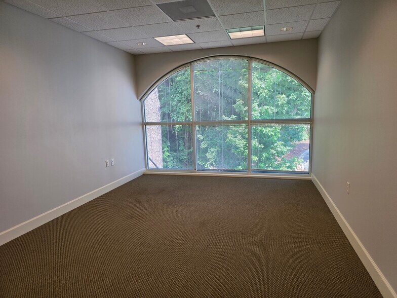27 Towne Dr, Bluffton, SC à louer - Photo de l’immeuble – Image 2 sur 13