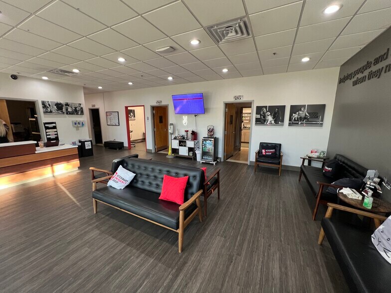 202-238 E Bearss Ave, Tampa, FL à louer - Photo de l’immeuble – Image 2 sur 31