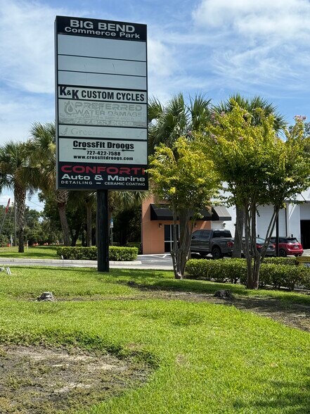4278 Alt 19, Palm Harbor, FL à louer - Photo de l’immeuble – Image 2 sur 8