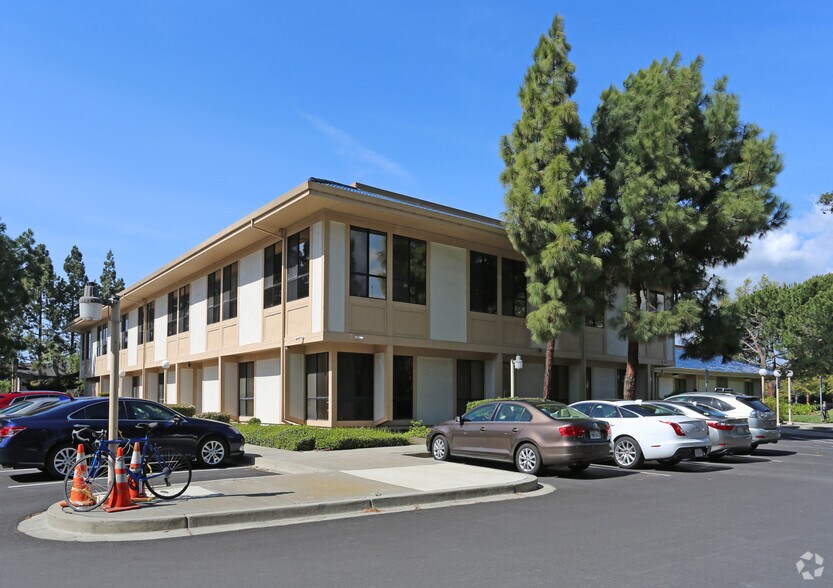 39675 Cedar Blvd, Newark, CA à louer - Photo de l’immeuble – Image 1 sur 4